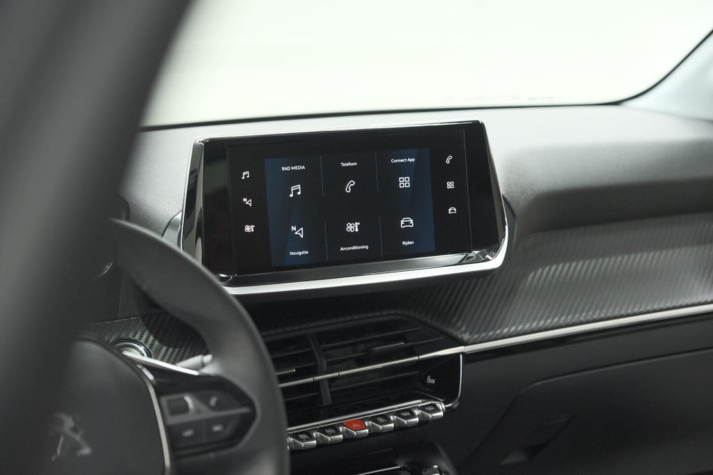 Peugeot 208 puretech 100 allure pack | camera | apple carplay | stoelverwar