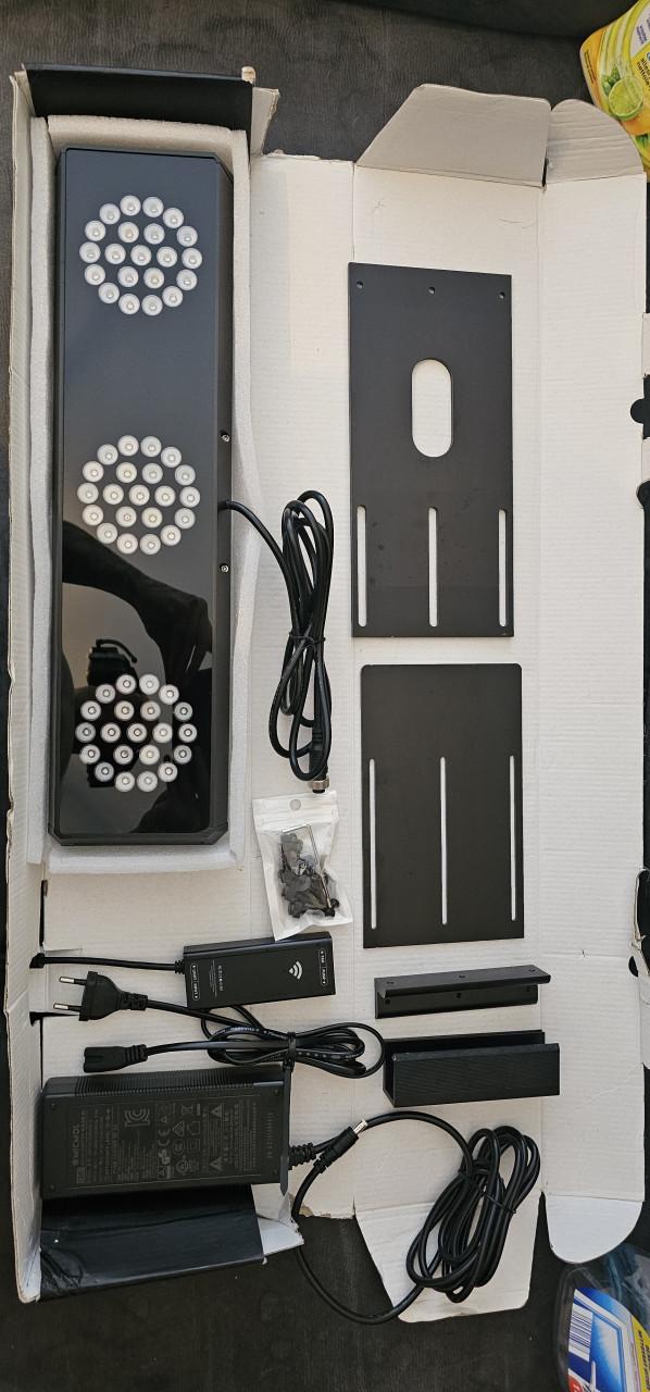 Zeeaquarium 250L incl apparatuur.