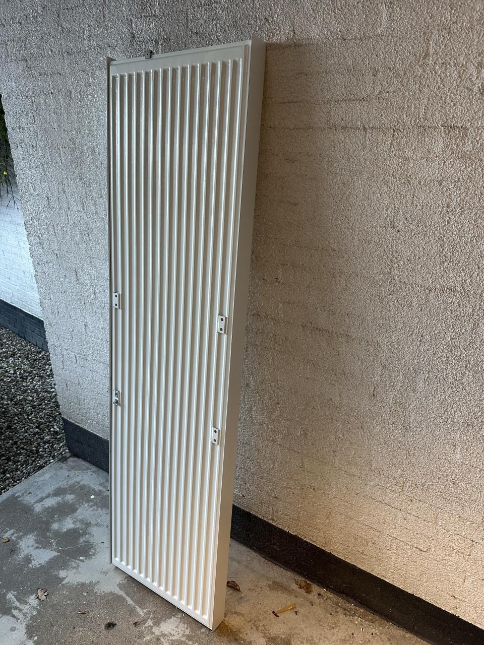 Radiator 180x50 staand met kap en handdoekhaak