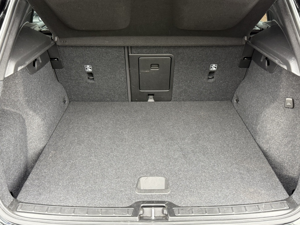Volvo XC40 t5 262pk recharge r-design | full options !