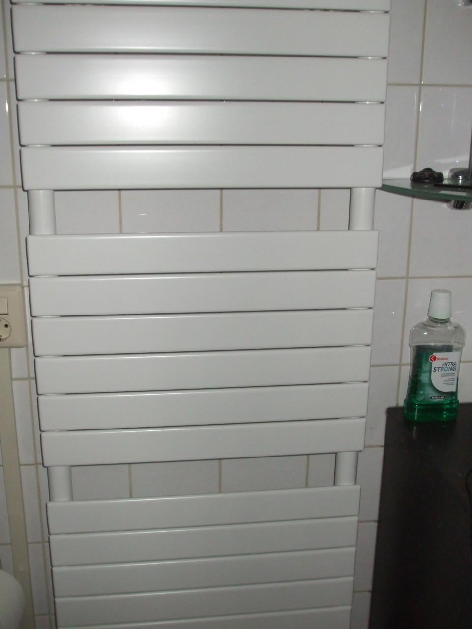 Te koop handdoeken stangen voor comfort radiator.(nieuw).