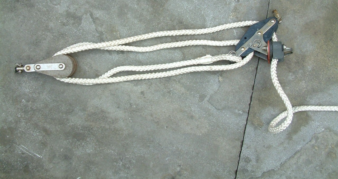 Schoot met katrollen  10 en 12 mm -- fokkenschoot 20 meter  12mm oog midden