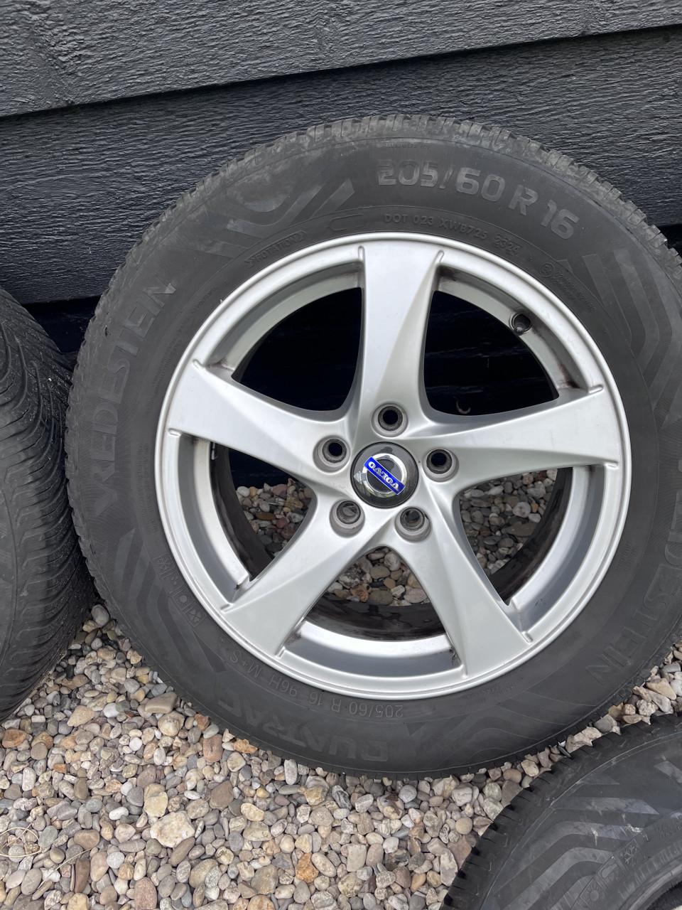 Velgen plus banden 205/60/16 all season zgan