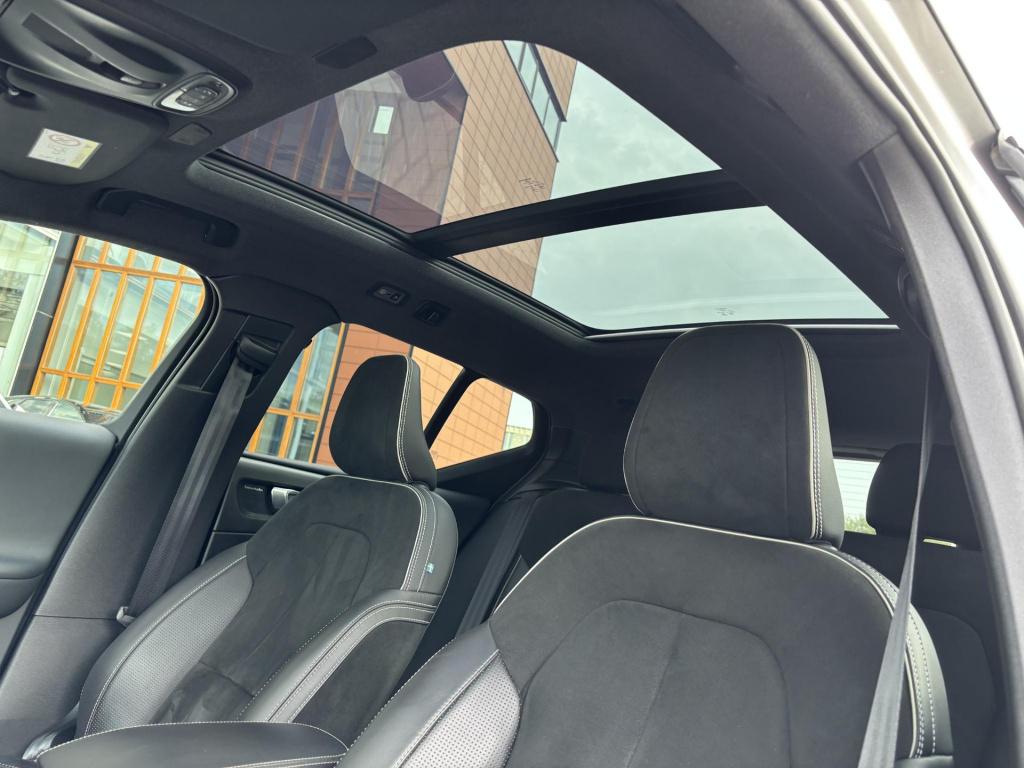 Volvo XC40 2.0 t4 r-design
