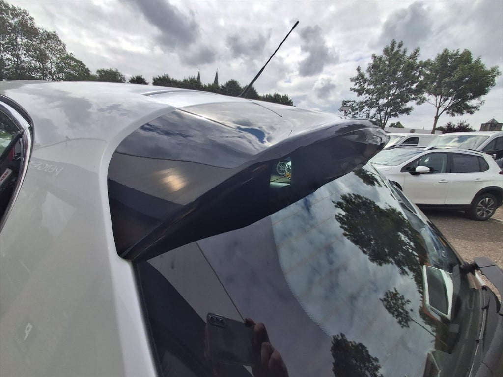 Peugeot 208 allure 1.2-110pk 5d (vol)automaat(eat6) navigatie | apple carpl