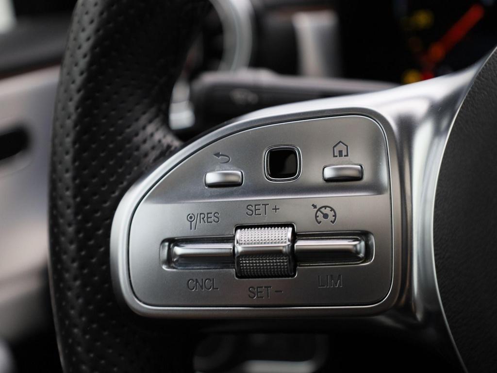 Mercedes-Benz A-Klasse 250 premium | automaat | panorama dak | virtual cock