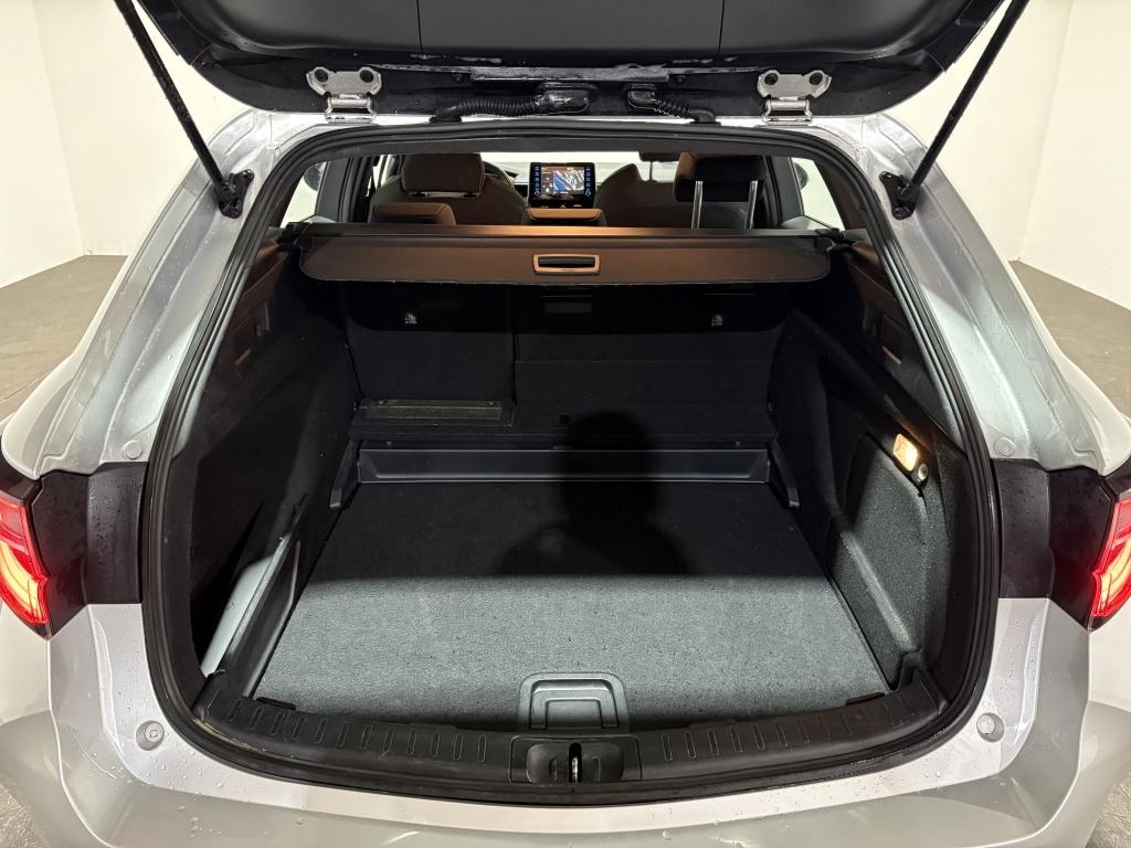 Toyota Corolla Touring Sports 2.0 hybrid first ed.