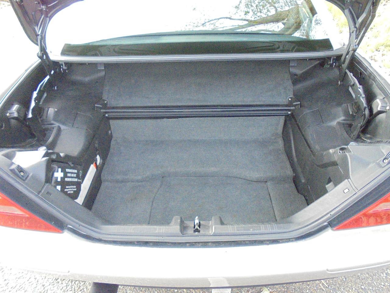 SLK 230 Compressor in nette conditie 139.908 Km Aflevering met vol jaar Apk