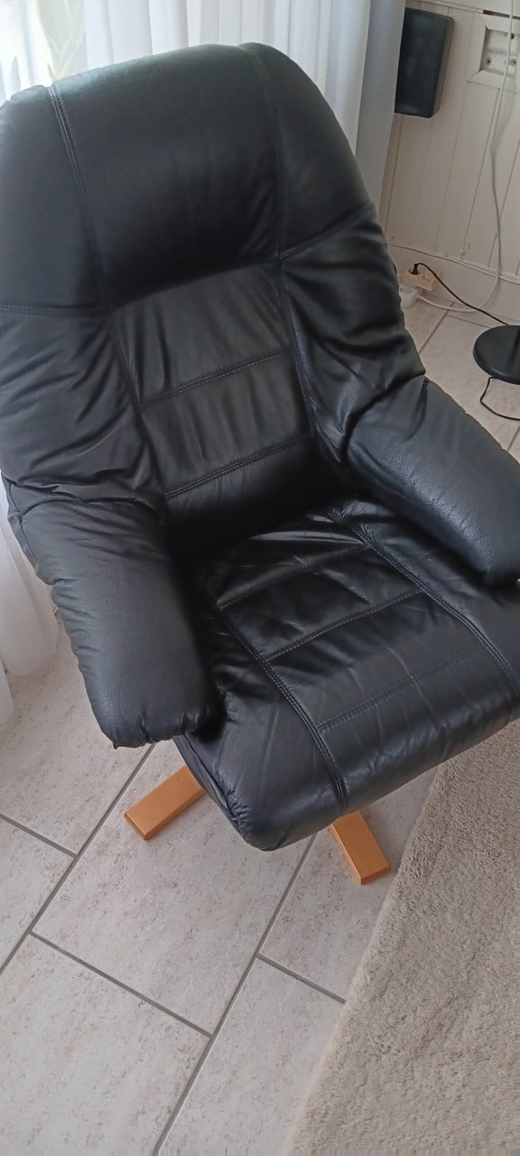 Mooie LEDEREN STOEL
