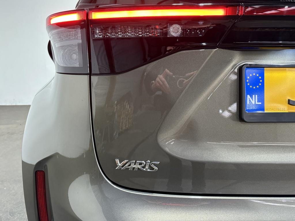 Toyota Yaris Cross 1.5 hybrid first edition | bsm | stoelverwarming | camer