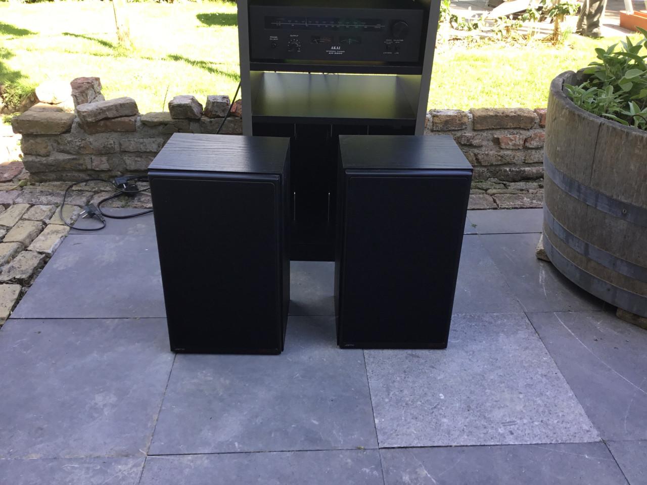 Akai Set met stereo tuner en platenspeler