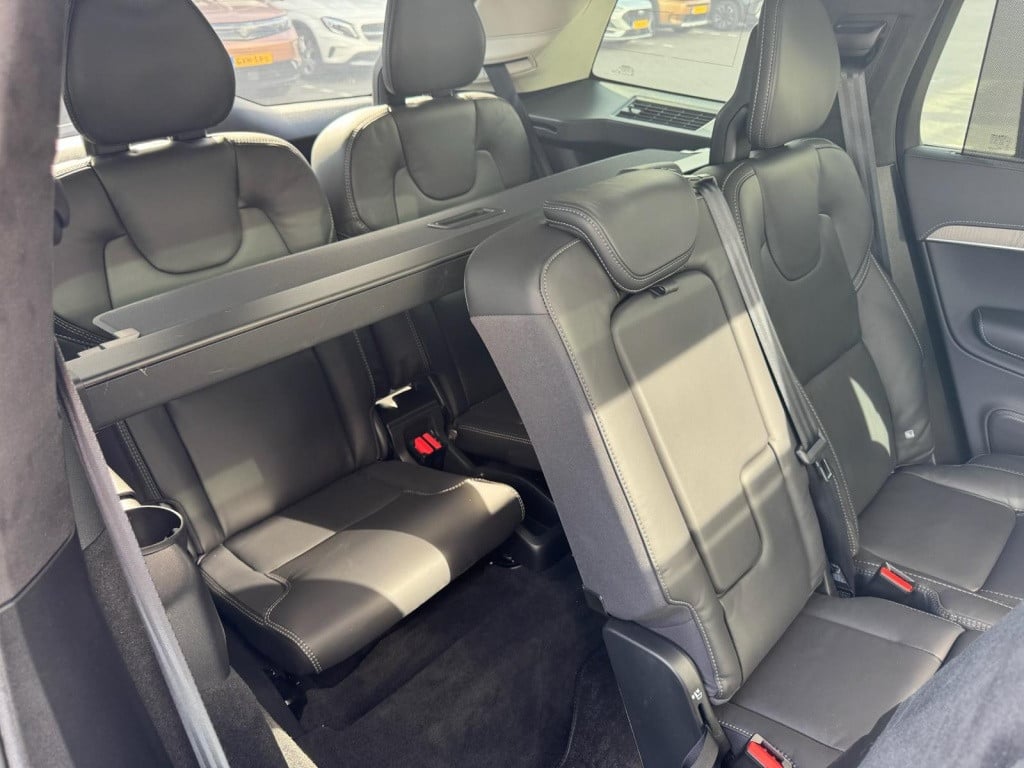 Volvo XC90 t8 455pk recharge ultra dark| full options!! b&w | luchtvering