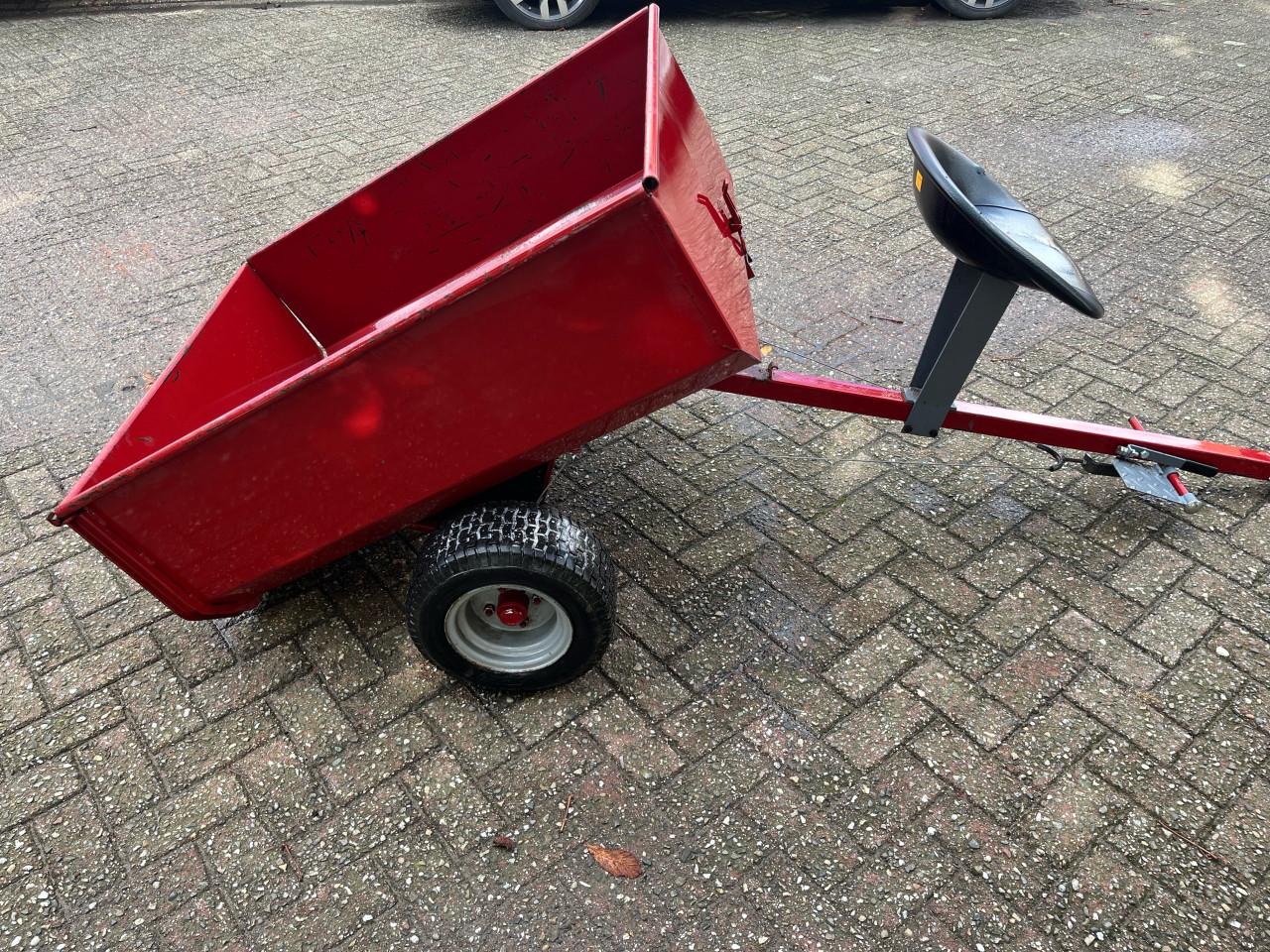 Kar voor zitmaaier of mini tractor