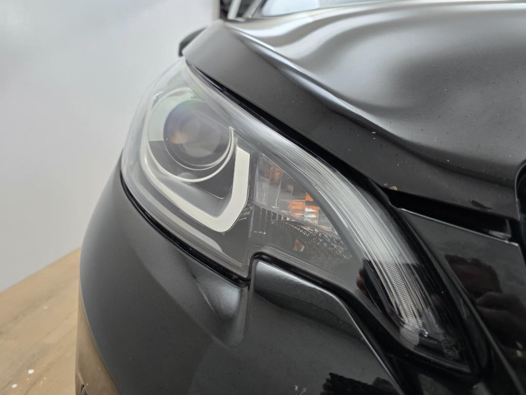 Peugeot 108 occasion in zwart met airco en bluetooth connecten | tweedehand