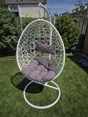 Egg hangstoel