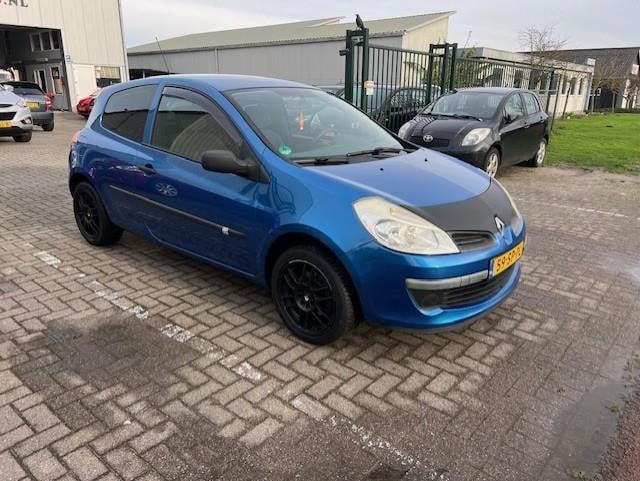 Renault Clio 1.2-16v authentique