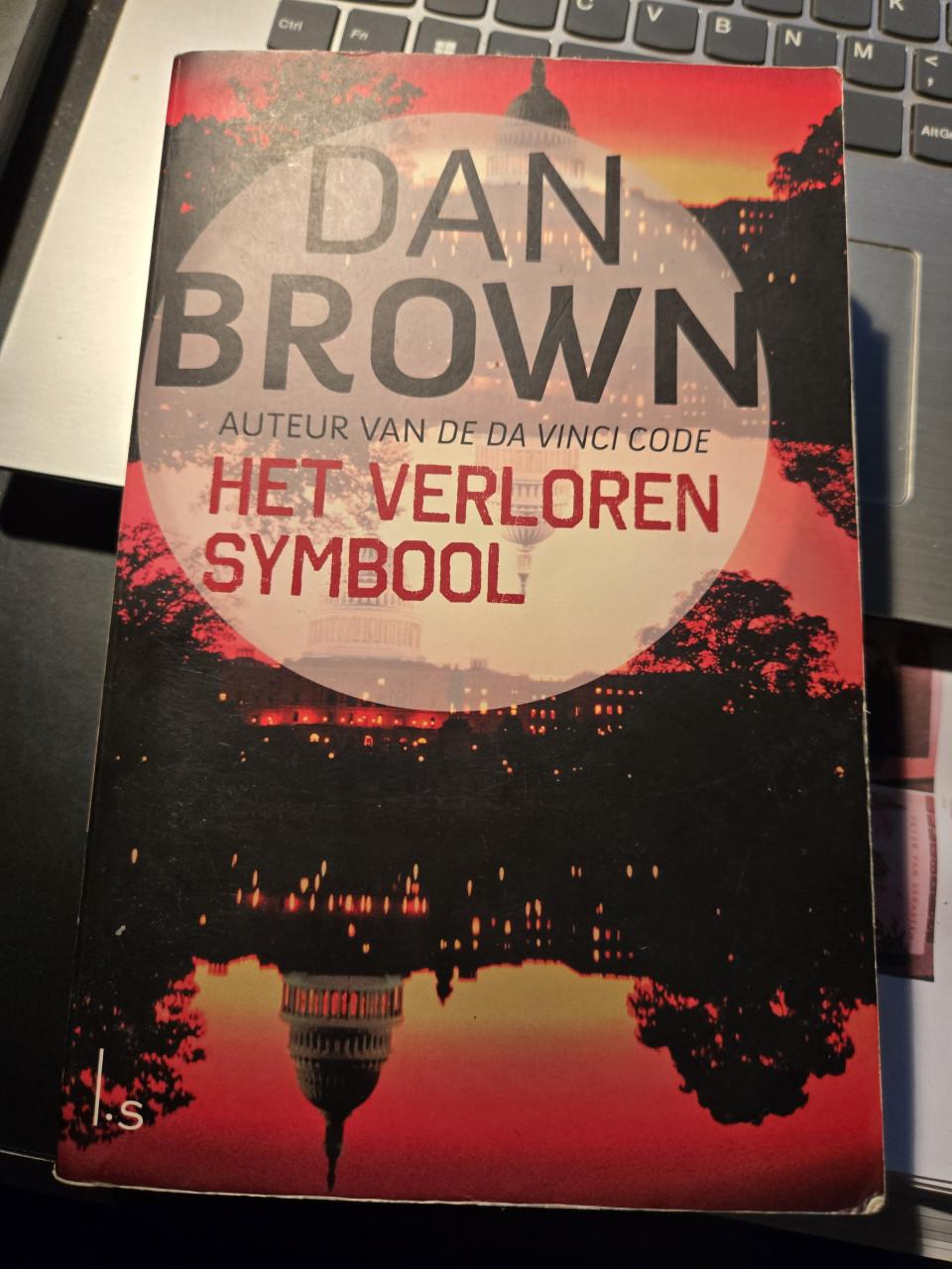 Boek: Het verloren symbool -  Dan Brown 2013 9e druk 527 blz.