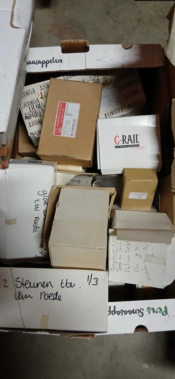 8 dozen gordijn ophangmateriaal en toebehoren