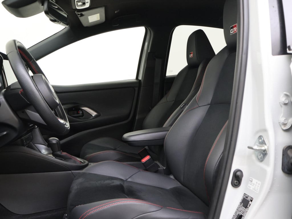 Toyota Yaris 1.5 hybrid 130 gr sport