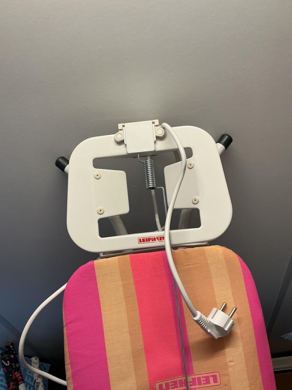 Nieuwe Strijkplank Leifheit