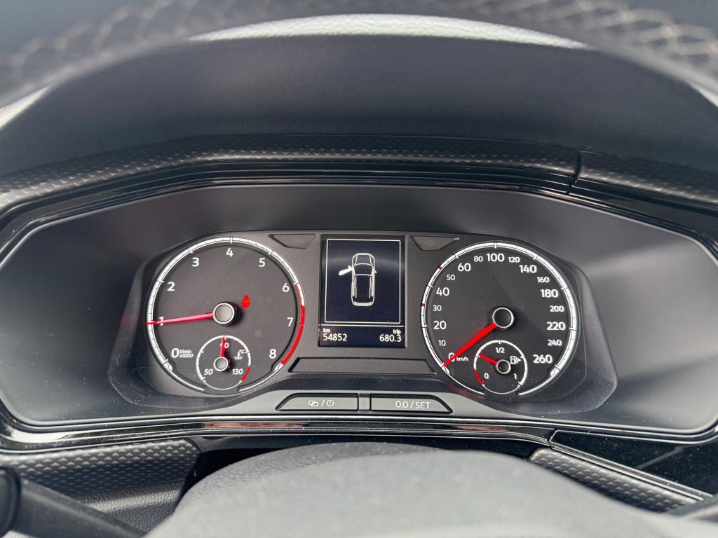 Volkswagen T-cross 1.0 tsi life automaat , apple carplay , trekhaak