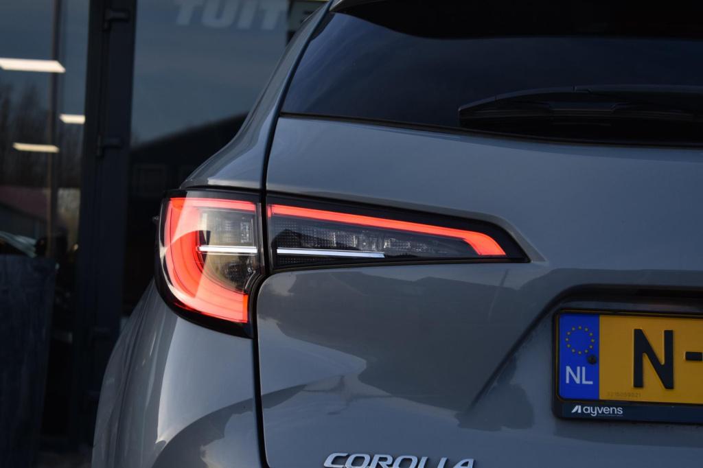Toyota Corolla Touring Sports 1.8 hybrid dynamic | camera | stoelverwarming