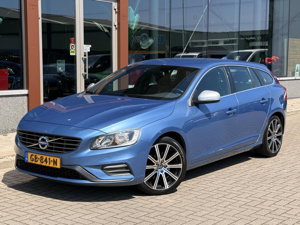Volvo V60 1.6 t3 r-design | afn trekhaak | cruise | parkeersensoren | bluet