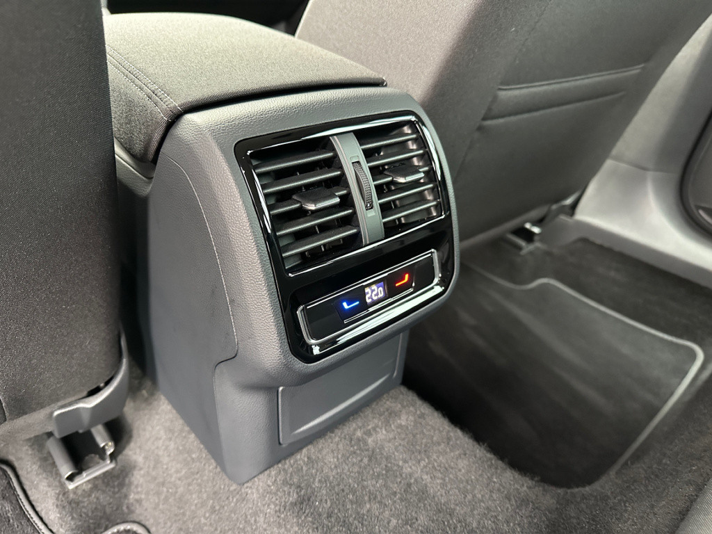 Volkswagen Passat variant 1.5 tsi 150pk dsg business | ergo stoel | camera 