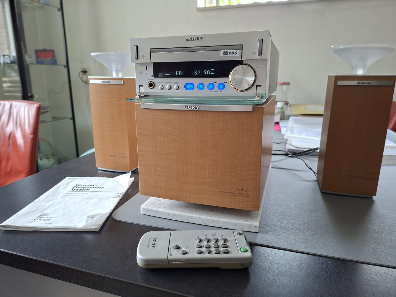 GRATIS Compact tuner cdspeler met subwoofer