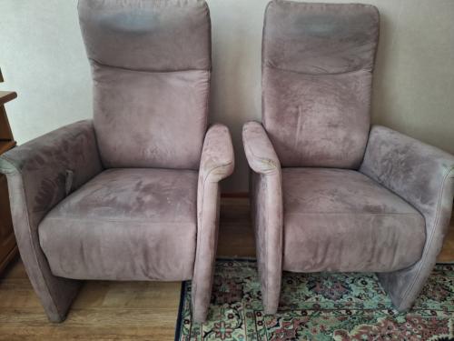 2 relaxfauteuils mechanisch verstelbaar