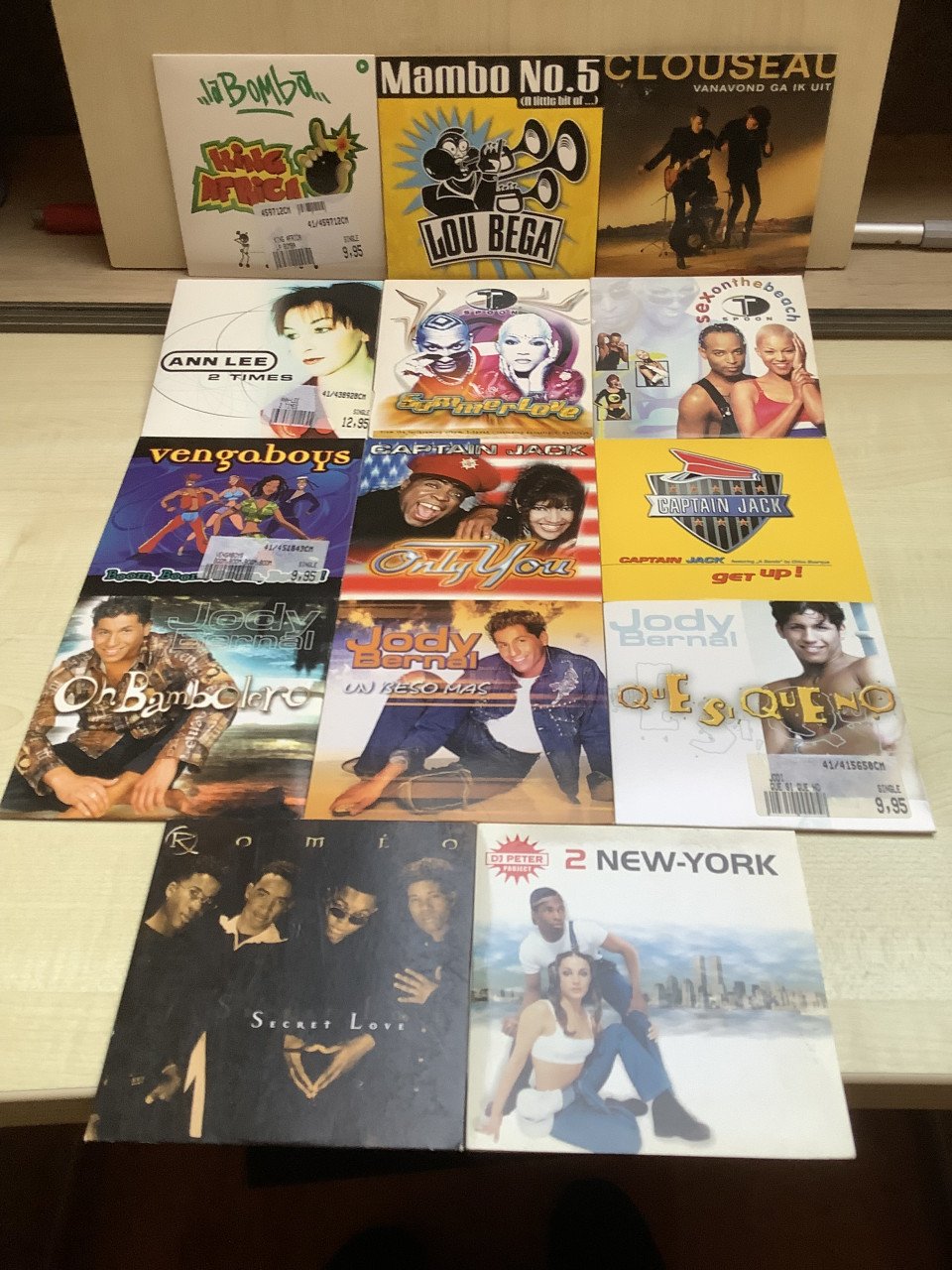 Stapeltje CD SINGLES en CD’s  Van alles wat.