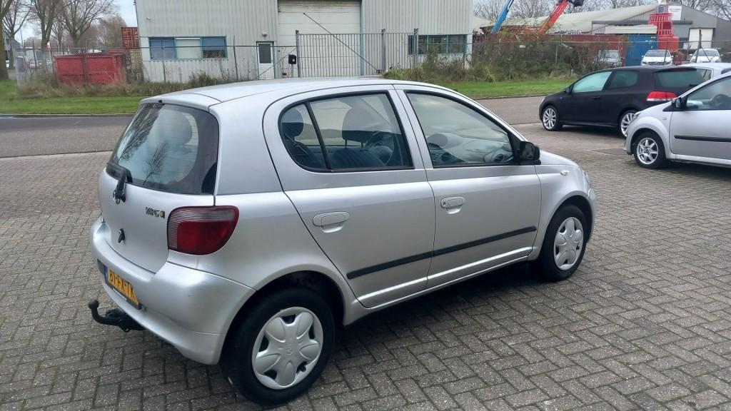 Toyota Yaris 1.3-16v vvt-i sol