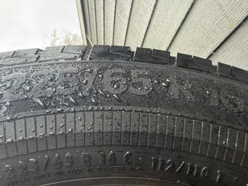 Velgen met banden Renault master 225 65 16