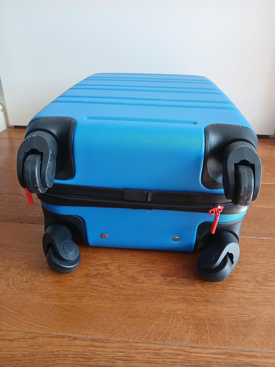 Koffer met 4 zwenkwieltjes