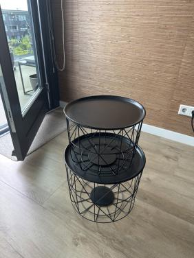 2 bijzettafeltjes