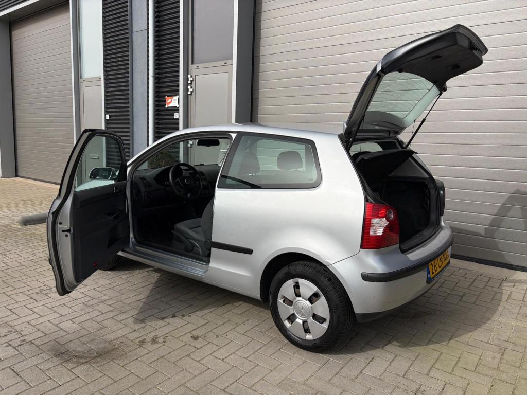 Volkswagen Polo 1.4-16v comfortline/jaar apk/airco/cruise control/