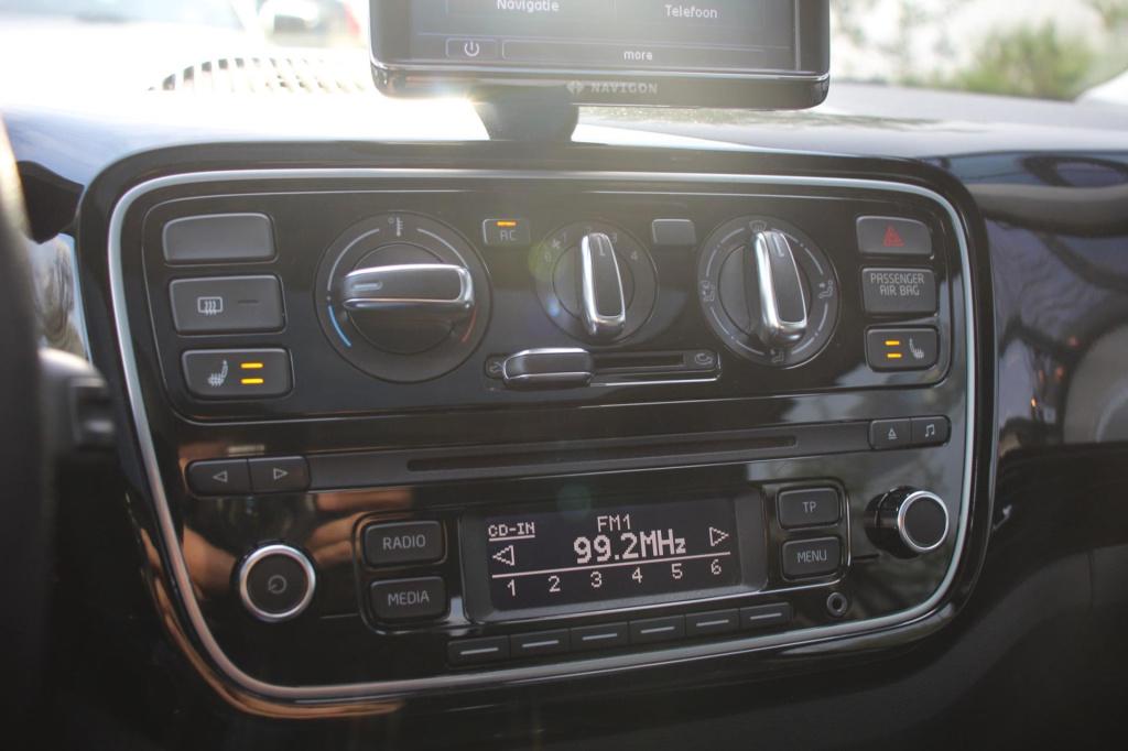 Volkswagen UP! 1.0 black-edition - panoramadak - leer - leder - cruise cont