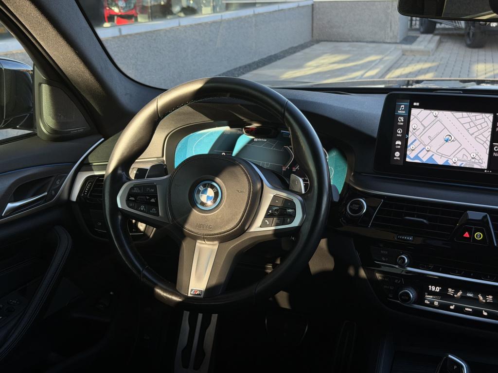 BMW 5 Serie touring 530e xdrive m-sport | soh 95% | acc | elek. trekhaak | 