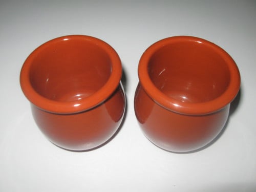 2 Geglazuurde potjes + ovenschaaltje