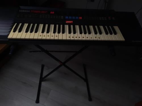 Yamaha PSR 70 keyboard