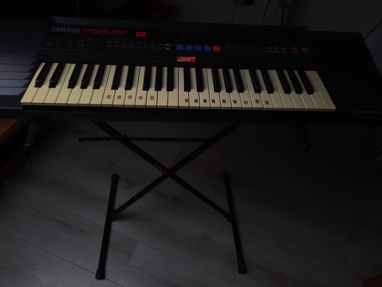 Yamaha PSR 70 keyboard