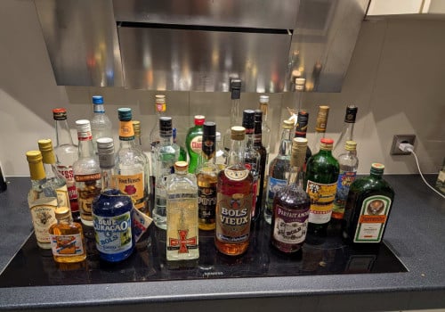 Drank, wodka, whisky, rum, pasosa, cognac etc. 30 flessen