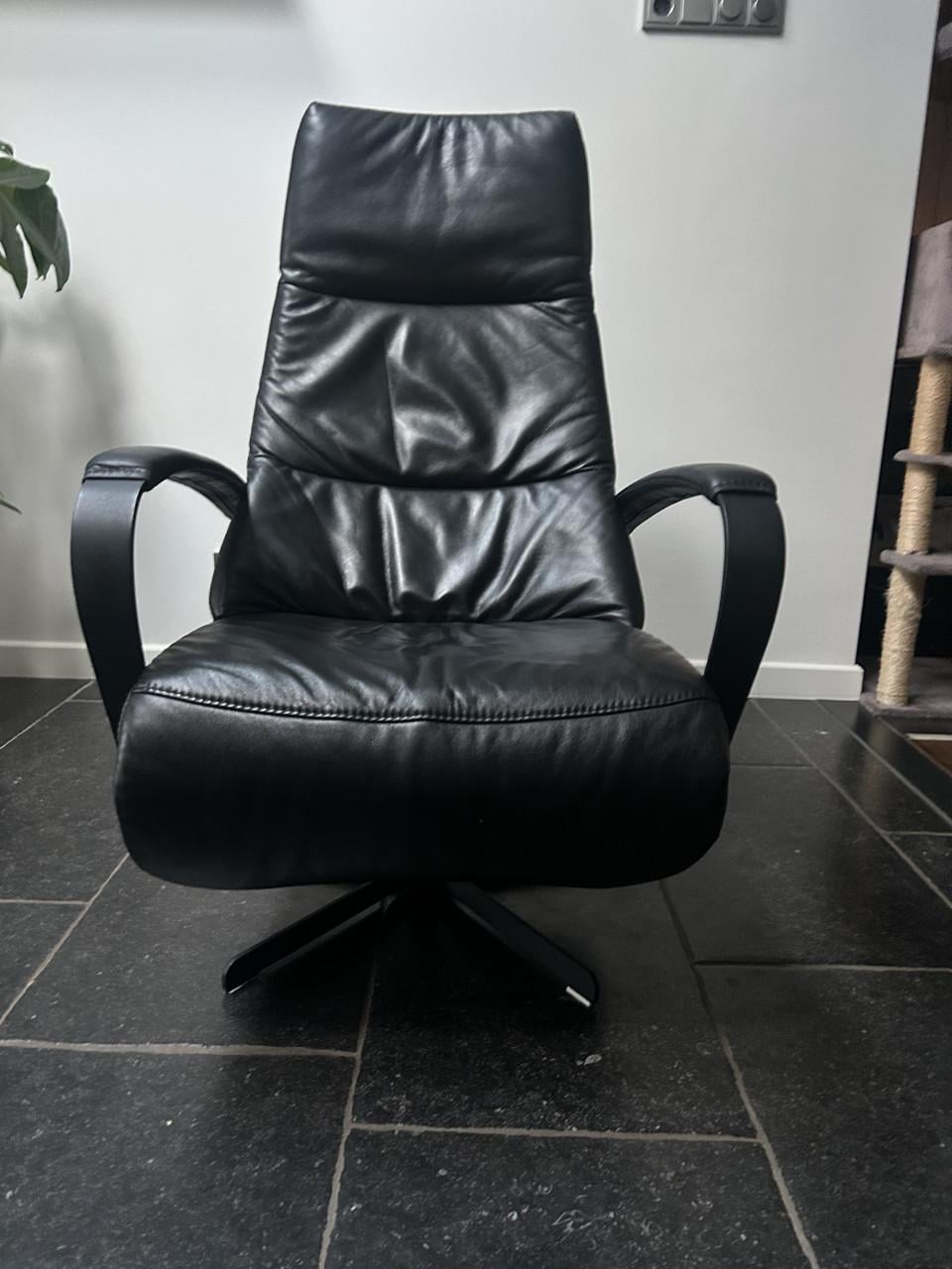 Prominent Humberto Tan relax fauteuil, izgs