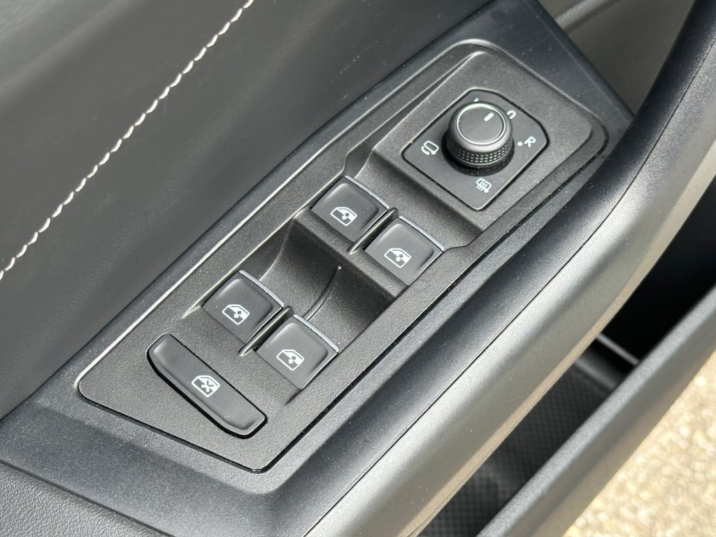 Volkswagen T-roc 1.5 tsi 150pk dsg r-line | camera | keyless | elek. achter