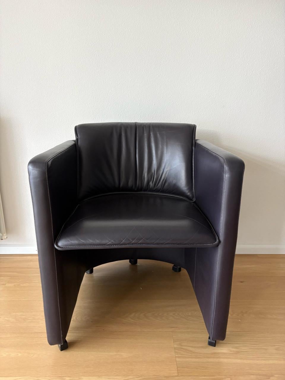 Fauteuil Leolux (aubergine)