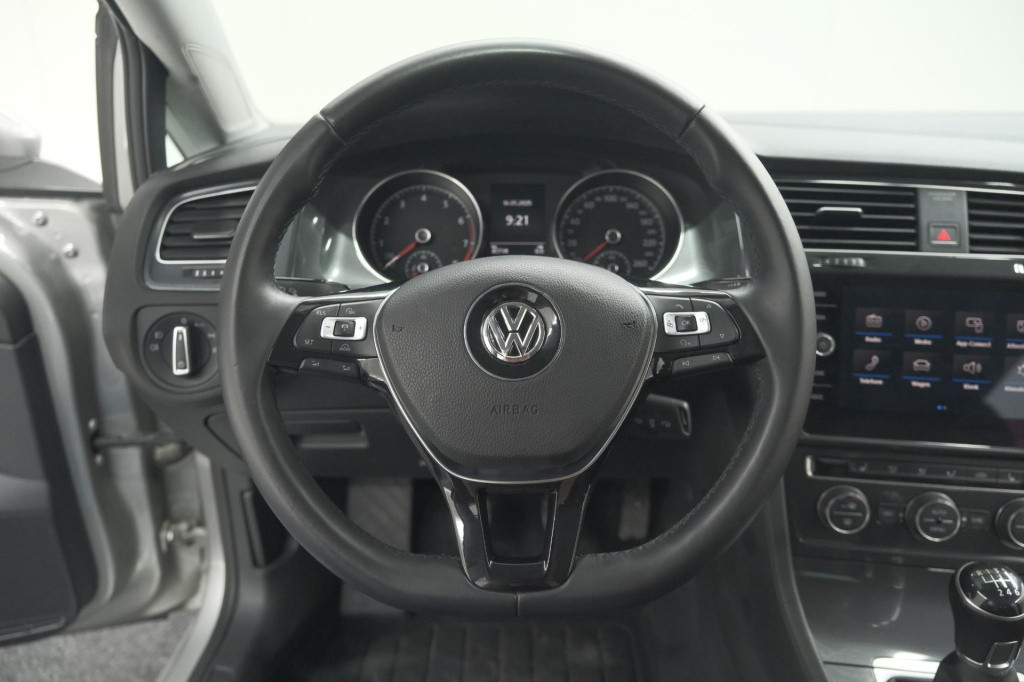 Volkswagen Golf 1.0 tsi 110pk highline | adaptieve cruise control | apple c