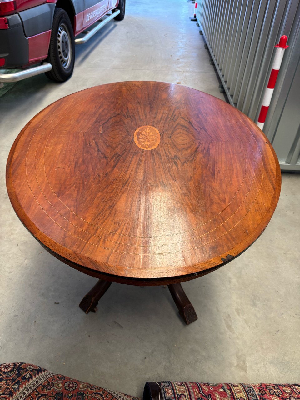 Ronde antieke tafel