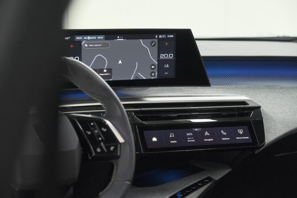 Peugeot 3008 1.2 hybrid 136 gt | panoramadak | focal audio | alcantara exec