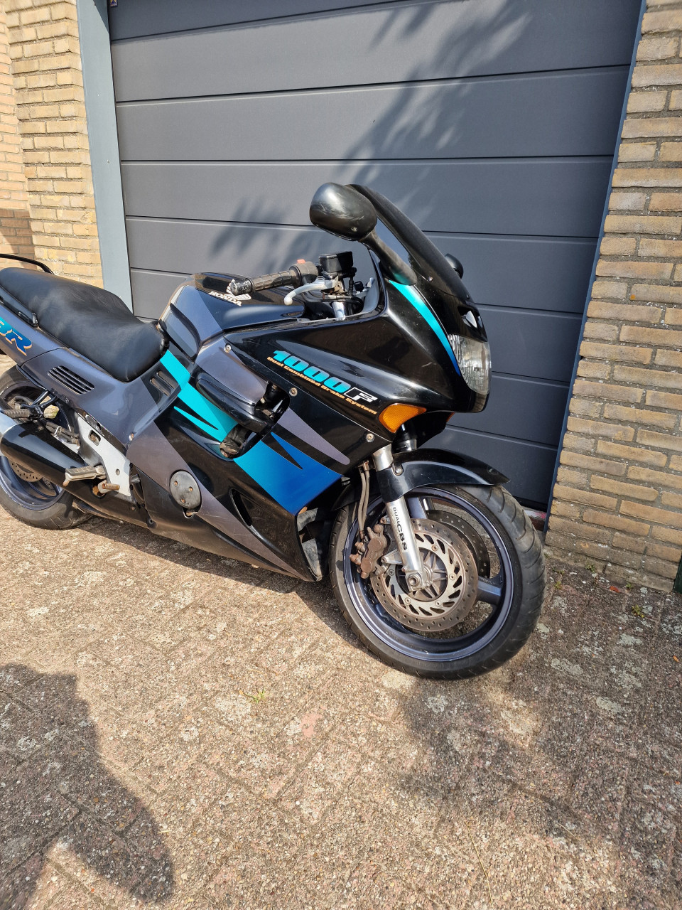 Honda cbr 1000 f