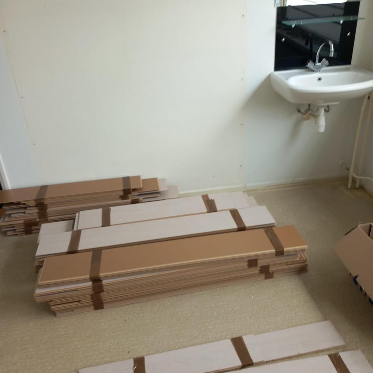 Laminaat 50 m2 bruin en grijs